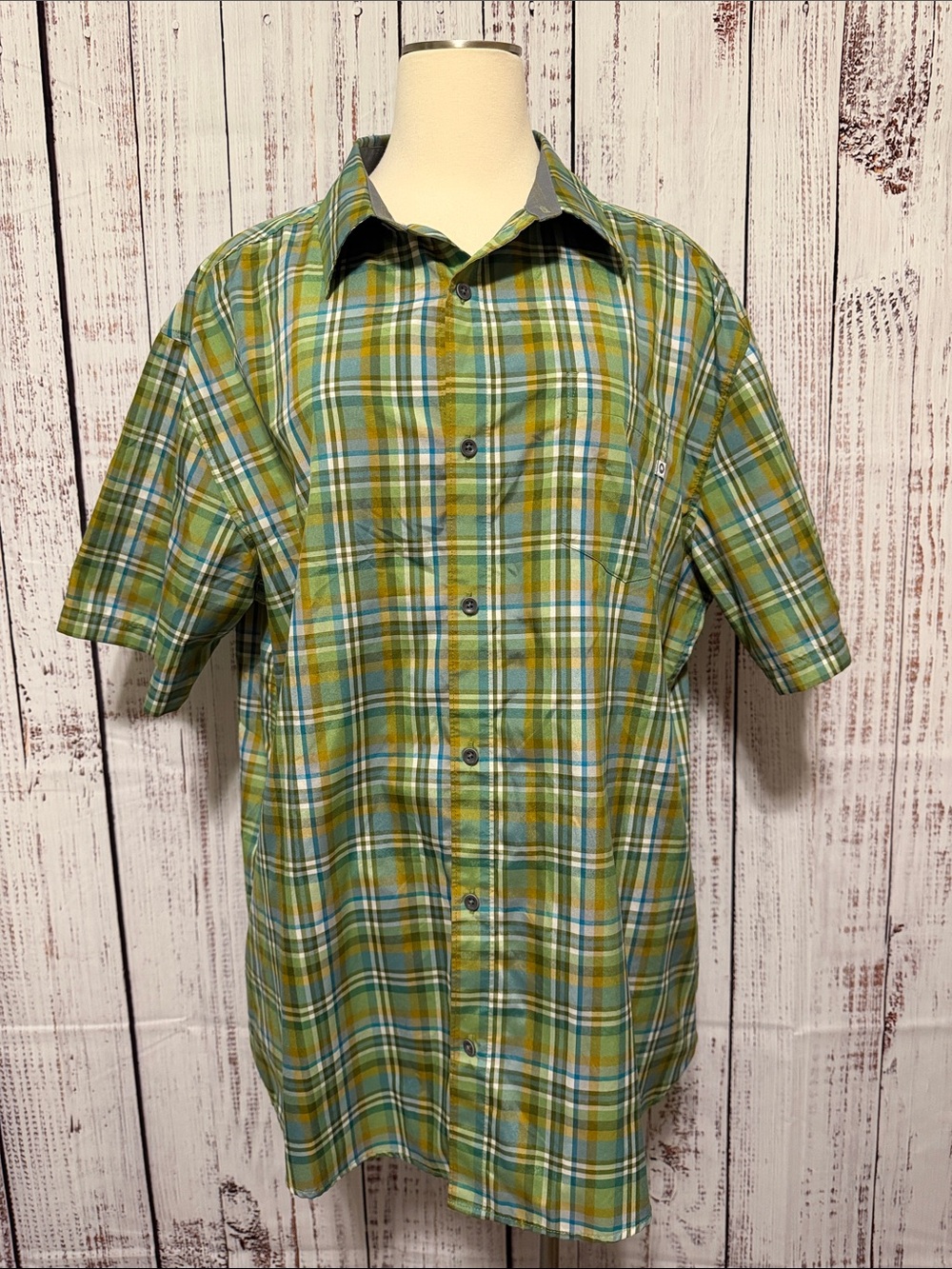 Marmot Green and Blue Plaid Short-Sleeve Button-Up Shirt